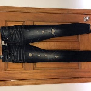 Buckle BKE Payton Skinny’s distressed jeans